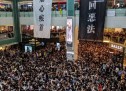 Les manifestations à Hong-Kong provoquent l’annulation de vols et le blocage de routes