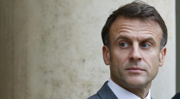 Le projet de loi sur l’immigration en France signé par Macron et promulgué.