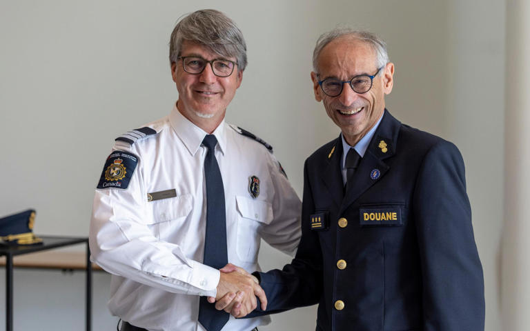 Kristian Vanderwaeren (right), Belgium’s head of customs, with Jean-Christian Premont of the Canada Border Services Agency